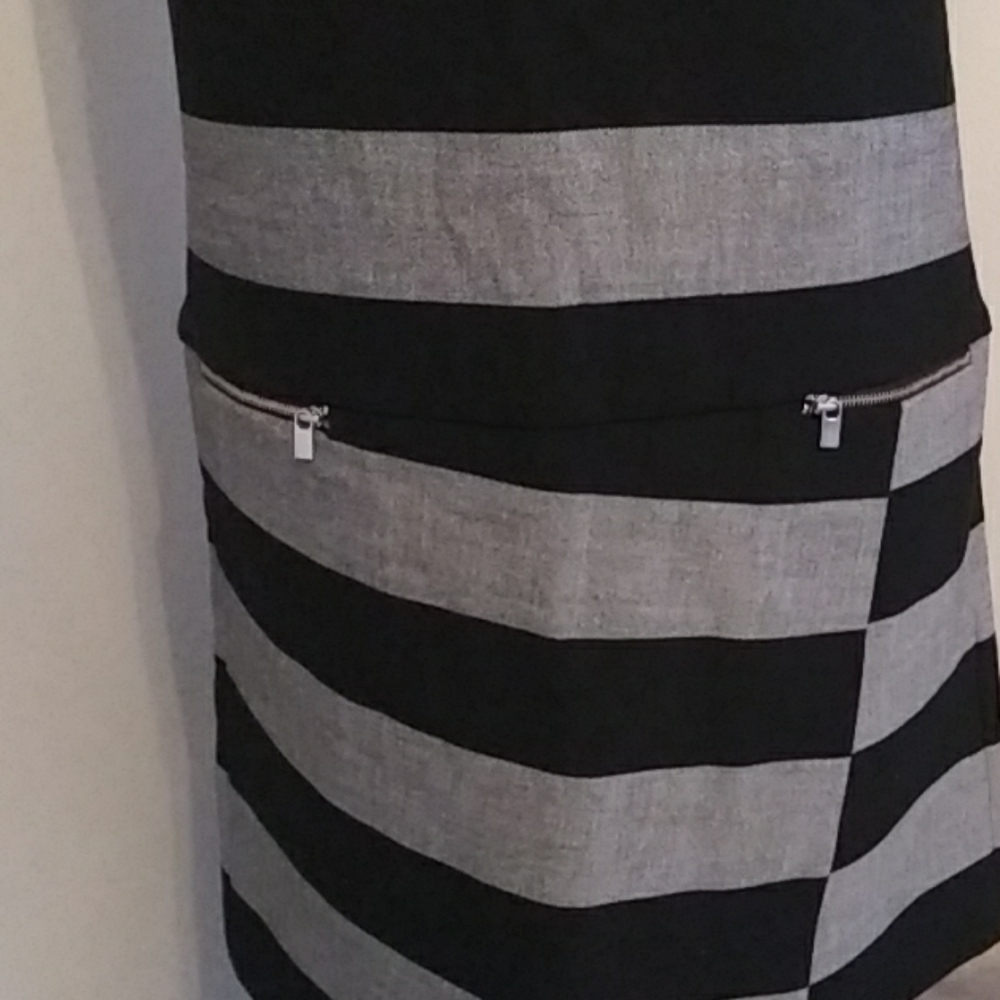 Dress - Picture 2 of 5